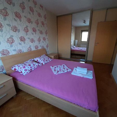 Square Exclusive Apartment 3N Skopje Bagian luar foto