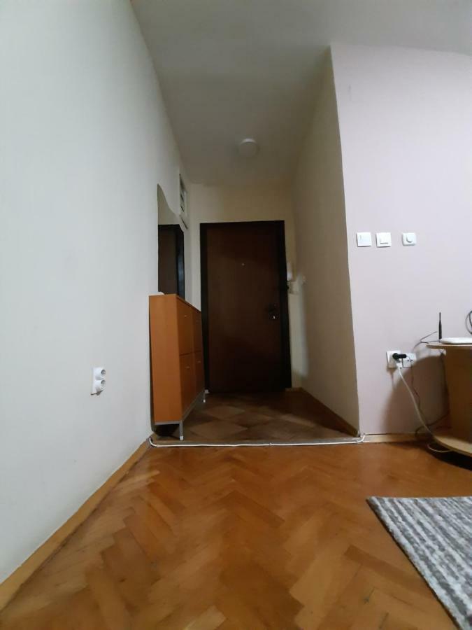 Square Exclusive Apartment 3N Skopje Bagian luar foto