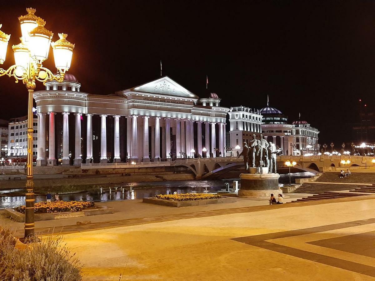 Square Exclusive Apartment 3N Skopje Bagian luar foto
